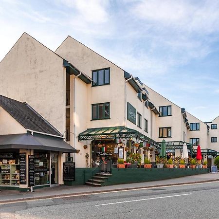 Luxury 2 Bed Room Lake View Apt Bowness Parking Exterior photo